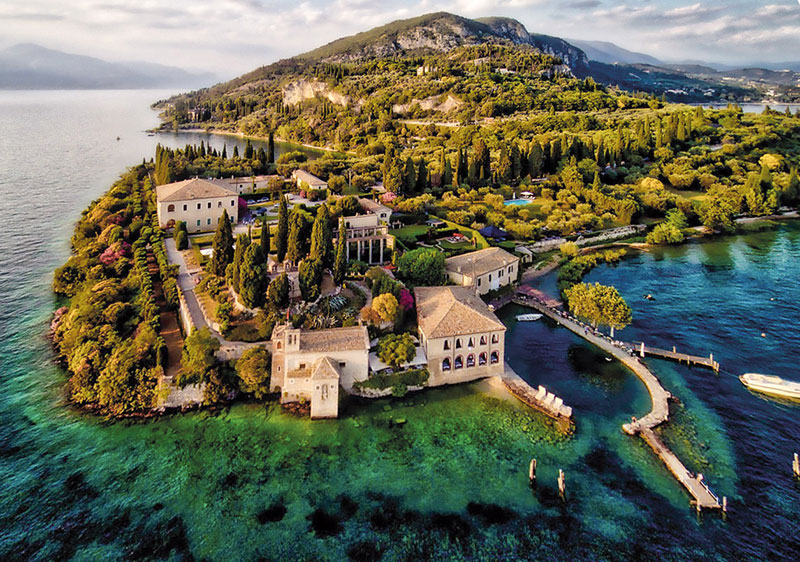 La penisola di Punta San Vigilio, nel Golfo di Garda