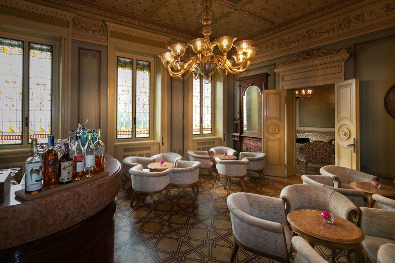 Maria Callas Cocktail Bar