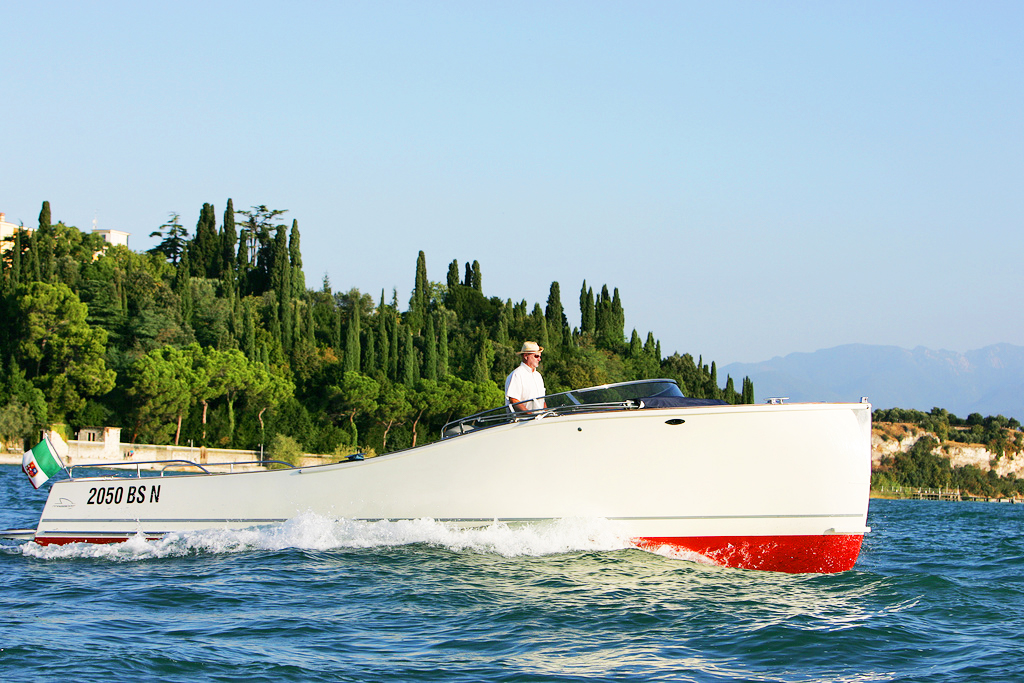 Bertoldi Boats: Taxi Boat Gardasee Taxi Boat Gardaseea