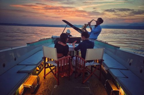 Privates Fest an Bord eines Bootes, Gardasee