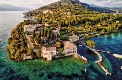 La penisola di Punta San Vigilio, nel Golfo di Garda