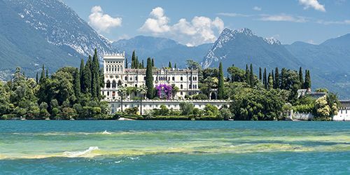 La storia dell’Isola del Garda è una delle più affascinanti del lago. thumb
