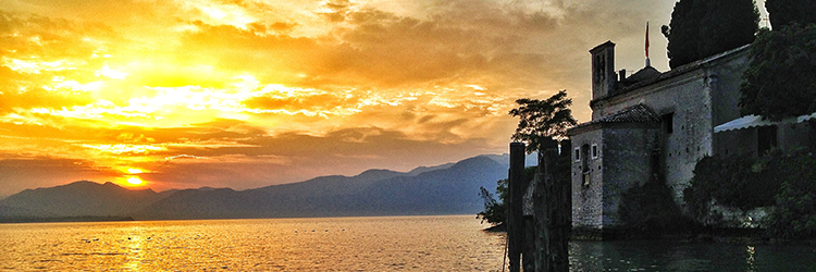 San Vigilio: ristorante, emporio, spiaggia… thumb