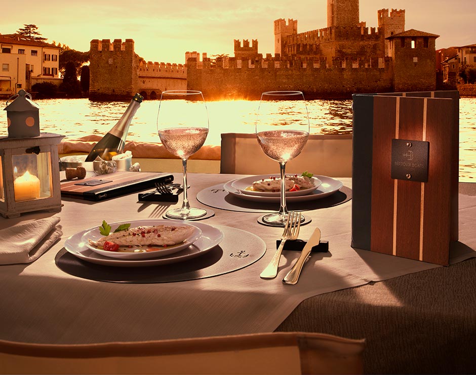 Un mondo di opzioni per il tuo prossimo tour in barca thumb