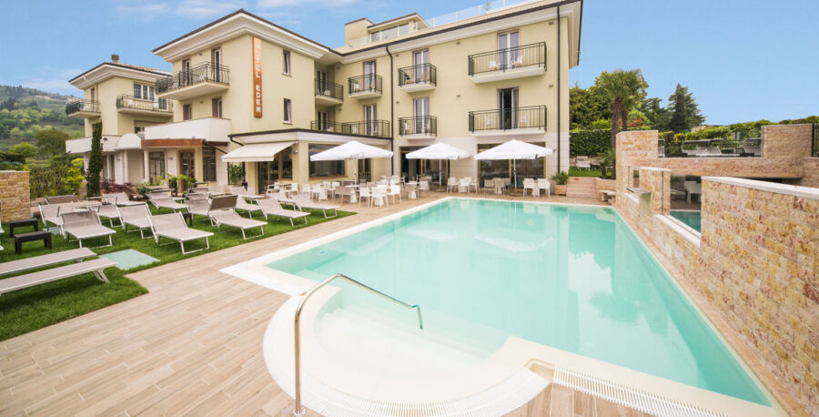 Hotel per coppie: ospitalità a 4 stelle all’Eden Garda Hotel thumb